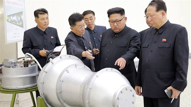 Vdce KLDR Kim ong-un pi prohldce severokorejskho jadernho centra (3.9.2017)