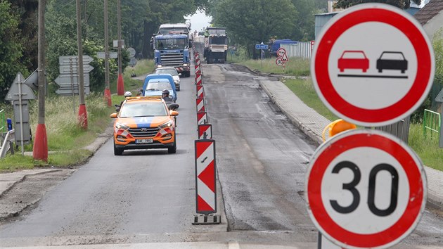 Největší komplikace přicházejí na omezení v Kaplici-nádraží.