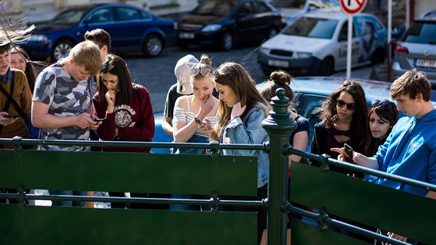 Studenti pbramskho gymnzia v ulici Legion vytvoili mobiln navigan hru, kter zjemce provede Pbram. Jmenuje se Vy princip a jejm tmatem jsou skuten udlosti z jara roku 1942.