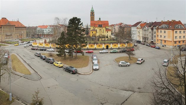 Jirskovo nmst v Plzni se dok obnovy. Zru se zde dv pn silnice, obyvatel budou chodit po irch chodncch, vznikne cyklostezka a celkov se zde zklidn provoz.