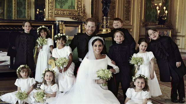 Oficiln svatebn portrt prince Harryho a Meghan Markle, kter podil Alexi Lubomirski. (19. kvtna 2018)