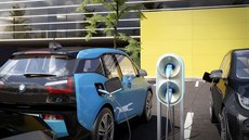 Dobíjecí stanice OIG Power pro dvě auta Dobíjecí stanice OIG Power pro dvě auta