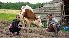 Dominika Jabálková a Jiří Korn o dojení krav nebo zpracování mléka ze začátku... Dominika Jabálková a Jiří Korn o dojení krav nebo zpracování mléka ze začátku...