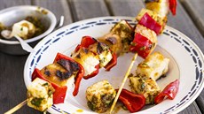 Špíz se sýrem halloumi a bylinkovou marinádou Špíz se sýrem halloumi a bylinkovou marinádou