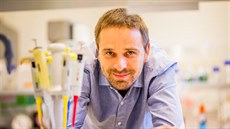 Tomáš Doležal (na snímku) s kolegou Adamem Bajgarem zkoumal, jak organizmus... Tomáš Doležal (na snímku) s kolegou Adamem Bajgarem zkoumal, jak organizmus...