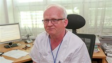 Václav Chmelík je primářem infekčního oddělení českobudějovické nemocnice. Václav Chmelík je primářem infekčního oddělení českobudějovické nemocnice.