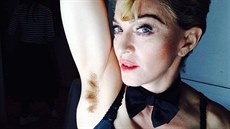 Madonna u dlouho propaguje neoholené podpaí.