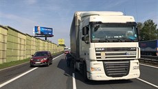 Ve čtvrtek ráno zkomplikovalo dopravu na D1 ve směru na Brno několik nehod a... Ve čtvrtek ráno zkomplikovalo dopravu na D1 ve směru na Brno několik nehod a...