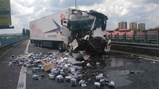 Řidič kamionu na D46 u Prostějova při třetí úterní nehodě nedobrzdil před... Řidič kamionu na D46 u Prostějova při třetí úterní nehodě nedobrzdil před...