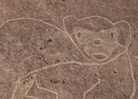 Archeologové u peruánské Nazcy objevili nové geoglyfy.