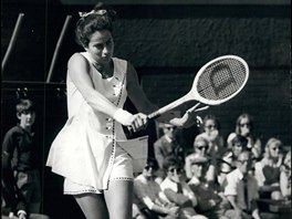 Na pelomu edesátých a sedmdesátých let definovala dobovou tenisovou módu...