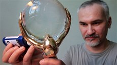 Výroba Křišťálových glóbů pro karlovarský filmový festival ve sklárně Moser.... Výroba Křišťálových glóbů pro karlovarský filmový festival ve sklárně Moser....