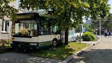 V Plzni se rozjel trolejbus, který řidič špatně zabrzdil. Cestujícím se nic... V Plzni se rozjel trolejbus, který řidič špatně zabrzdil. Cestujícím se nic...