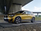 Atraktivní design a krásná zlatá barva, tohle BMW X2 se moc povedlo.