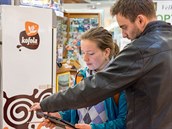 Studenti sbírají data k průzkumu maloobchodní sítě