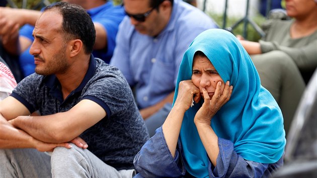 U beh Tuniska se potopila lo s migranty. Zemelo nejmén 68 lidí (4. ervna...
