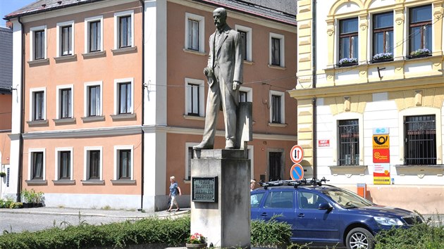 Pbh Masarykovy sochy v Hodkovicch nad Mohelkou kopruje zvraty novodobch eskch djin.