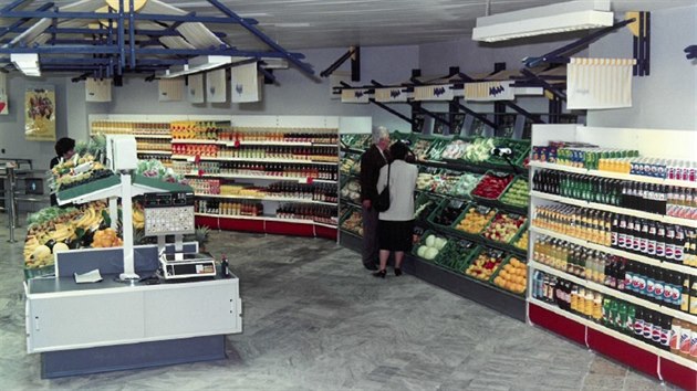 Prvn zahranin supermarket u ns - Mana - byl oteven v ervnu 1991 v Jihlav.