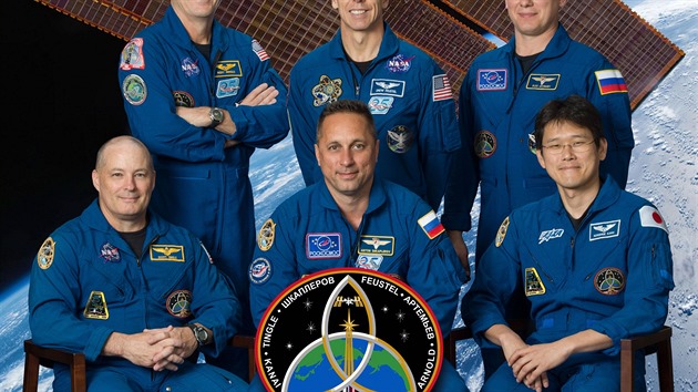 Posdka ISS, Expedice ISS 54/55: v doln ad zleva: Scott Tingle, Anton kaplerov a Noriige Kanai, nad nimi zleva: Ricky Arnold, Andrew Feustel a Oleg Artmjev.