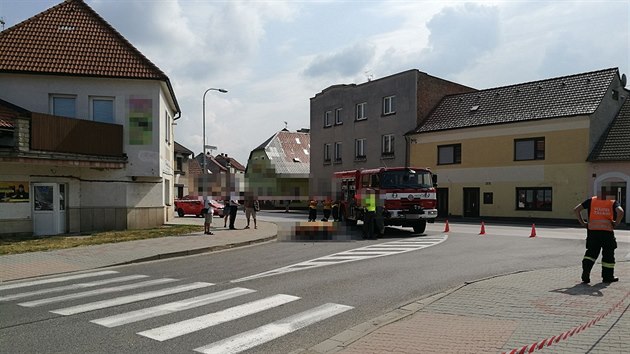 Nkladn vz v Hoicch srazil cyklistku.