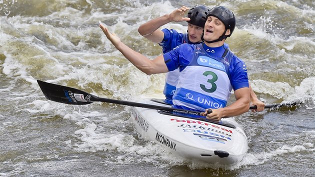 Deblkanoist Jon Kapar a Marek indler slav na mistrovstv Evropy ve vodnm slalomu v Troji vtzstv.