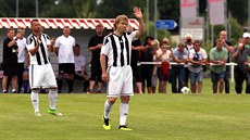 DĚKUJI! Pavel Nedvěd fanouškům, kteří si našli cestu na zápas, poděkoval... DĚKUJI! Pavel Nedvěd fanouškům, kteří si našli cestu na zápas, poděkoval...