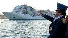 Místní protestují proti turistům už několik let, každým rokem se však počet... Místní protestují proti turistům už několik let, každým rokem se však počet...