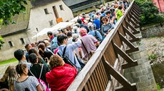 Centrum Krumlova bývá plné turistů z celého světa. Centrum Krumlova bývá plné turistů z celého světa.
