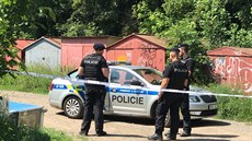 Po požáru plechové garáže v Příbrami hasiči uvnitř nalezli torzo ohořelého těla... Po požáru plechové garáže v Příbrami hasiči uvnitř nalezli torzo ohořelého těla...