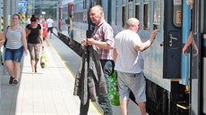 Cestování mezi Plzní a Karlovými Vary bude díky pěti novým vlakovým soupravám... Cestování mezi Plzní a Karlovými Vary bude díky pěti novým vlakovým soupravám...