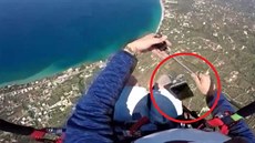 Na povedené selfíčko se paraglidista už nepodívá Na povedené selfíčko se paraglidista už nepodívá