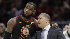 Tyronn Lue, trenér Clevelandu, chce usmrnit LeBrona Jamese.