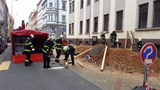 Kvůli narušené statice evakuovali hasiči dnes dopoledne domov mládeže v Plzni. Kvůli narušené statice evakuovali hasiči dnes dopoledne domov mládeže v Plzni.