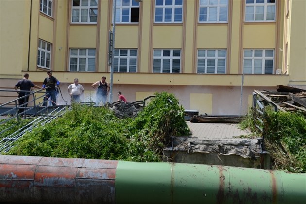 Dv lávky k budov Libereckého kraje jsou na tyi týdny uzaveny