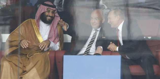 Saúdský korunní princ Muhammad bin Salmán (vlevo), předseda FIFA Gianni... Saúdský korunní princ Muhammad bin Salmán (vlevo), předseda FIFA Gianni...