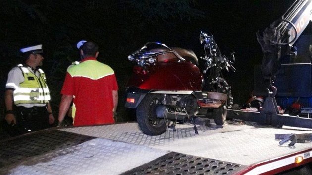 Osobn auto se srazilo s motocyklem v sobotu okolo pl devt veer u Daleic na Mladoboleslavsku (16. ervna 2018).