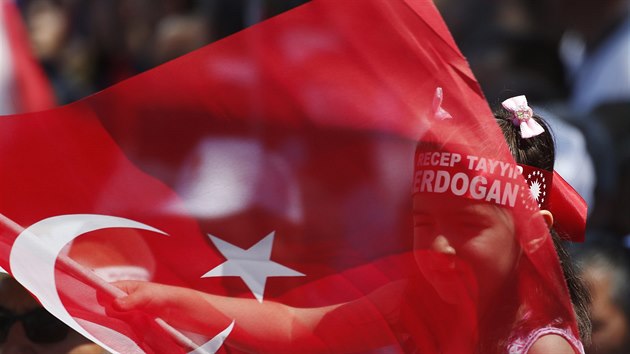 Turci budou o sloen novho parlamentu a o nov hlav sttu hlasovat 24. ervna. (14. erven 2018)