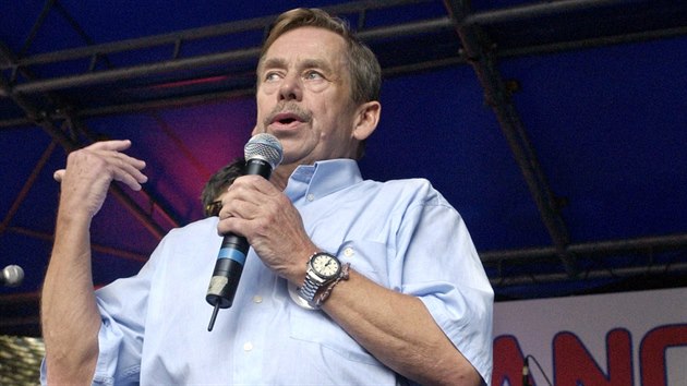 Bývalý prezident Václav Havel vyzval 10. června na Václavském náměstí v Praze občany, aby spolu s ním řekli ano vstupu České republiky do Evropské unie.