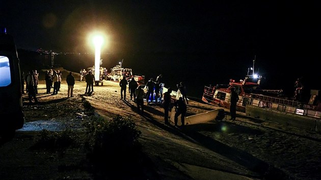 Pi srce vletn lodi s tanm lunem na ece Volze zahynulo v ruskm mst Volgograd 11 lid. (11. ervna 2018)