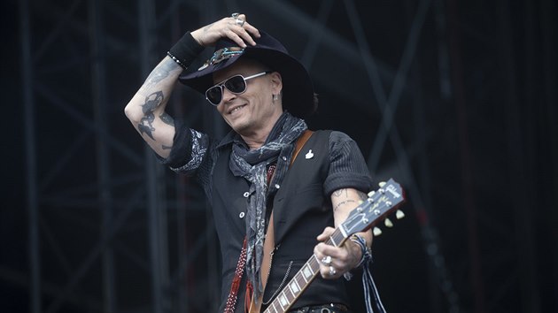 Johnny Depp s kapelou Hollywood Vampires na praskm Letiti Letany, 13. ervna 2018