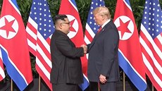 Donald Trump a Kim ong-un na jednání v Singapuru (12. ervna 2018)