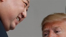 Donald Trump a Kim Čong-un během historického setkání v Singapuru (12. června... Donald Trump a Kim Čong-un během historického setkání v Singapuru (12. června...
