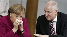 Nmecká kancléka Angela Merkelová a ministr vnitra Horst Seehofer (15. kvtna...