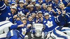 POHÁR JE NÁŠ. Hokejisté Toronto Marlies po triumfu v AHL. POHÁR JE NÁŠ. Hokejisté Toronto Marlies po triumfu v AHL.