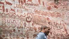 Ředitel Kolumbijského ústavu antropologie a historie Ernesto Montenegro u... Ředitel Kolumbijského ústavu antropologie a historie Ernesto Montenegro u...