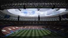 Ruští fotbalisté při předzápasovém tréninku stadionu v Lužnikách. Ruští fotbalisté při předzápasovém tréninku stadionu v Lužnikách.