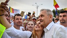 Protestů se podle odhadů vládní strany měl původně účastnit milion lidí,... Protestů se podle odhadů vládní strany měl původně účastnit milion lidí,...