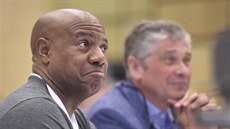 Bývalý americký dálkař a světový rekordman Mike Powell při setkání s novináři... Bývalý americký dálkař a světový rekordman Mike Powell při setkání s novináři...
