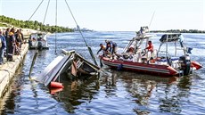 Při srážce výletní lodi s tažným člunem na řece Volze zahynulo v ruském městě... Při srážce výletní lodi s tažným člunem na řece Volze zahynulo v ruském městě...