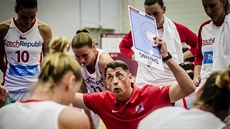 Štefan Svitek není spokojený s hrou českých basketbalistek. Štefan Svitek není spokojený s hrou českých basketbalistek.